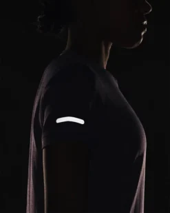 UA Seamless Stride Kurzarm-Oberteil Für Damen -Modegeschäft Für Sportbekleidung V5 1375698 571 REFL