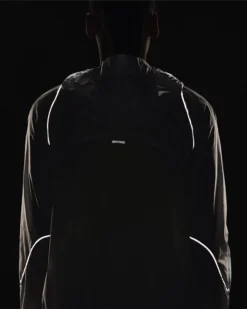 UA Storm Leichte Jacke Aus Impasse-Stoff Für Damen -Modegeschäft Für Sportbekleidung V5 1376068 006 REFL