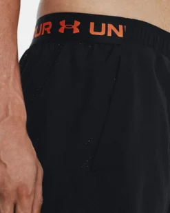UA Vanish Woven 2-in-1 Vent Shorts Für Herren -Modegeschäft Für Sportbekleidung V5 1376783 002 SIDEDET