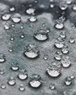 UA Storm Train Anywhere Glänzende Jacke Für Damen 11 UA Storm Train Anywhere Glänzende Jacke Für Damen -Modegeschäft Für Sportbekleidung V5 1379016 465 STORM SL