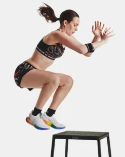 UA Play Up Pride Shorts Für Damen -Modegeschäft Für Sportbekleidung V5 1379041 001 FSF